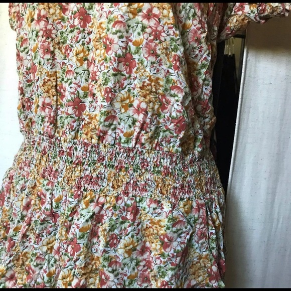 CUTE FLORAL ROMPER - Picture 2 of 2
